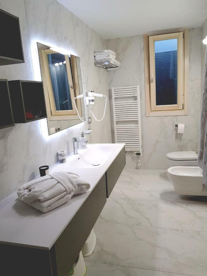 Deluxe Apartments Garda Sirmione Extérieur photo